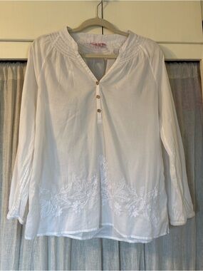 Lilly Pulitzer 100% cotton tunic with floral embroidery